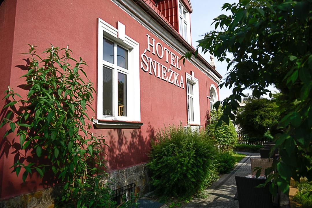 Sniezka Hotell Krosno Exteriör bild